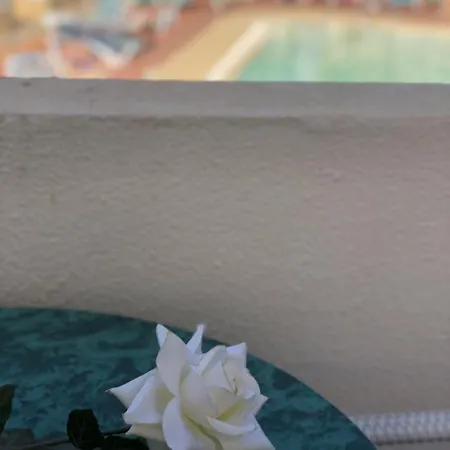 Amazing Complex Pool View & Relax 아파트 아데제